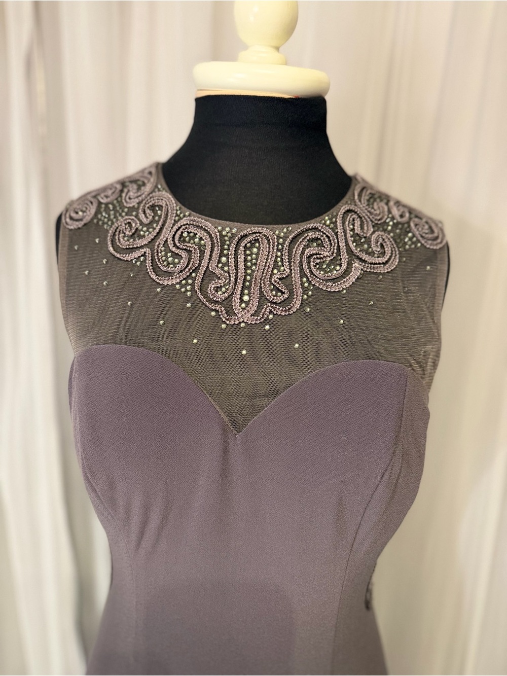 Camille La Vie Beaded Illusion Back Formal Trumpet Evening Gown Size 6 - Picture 2 of 13